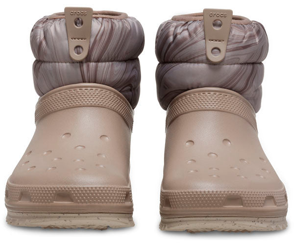 W's Classic NeoPuffShorty Boot Mushroom Crocs Schweiz